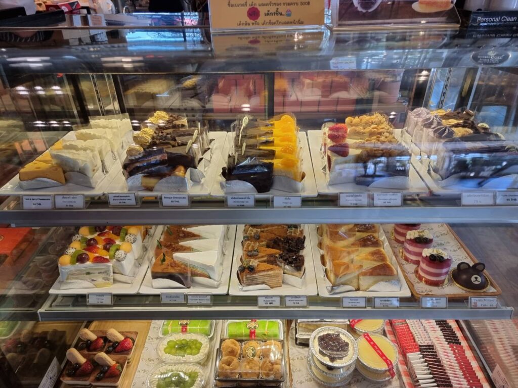 รายการขนมเค้กวันนี้จ้า . Matcha Banoffee Tiramisu Coconut pie Red velvet ... 30 239031651 4879682882046927 8440739336479755103 n