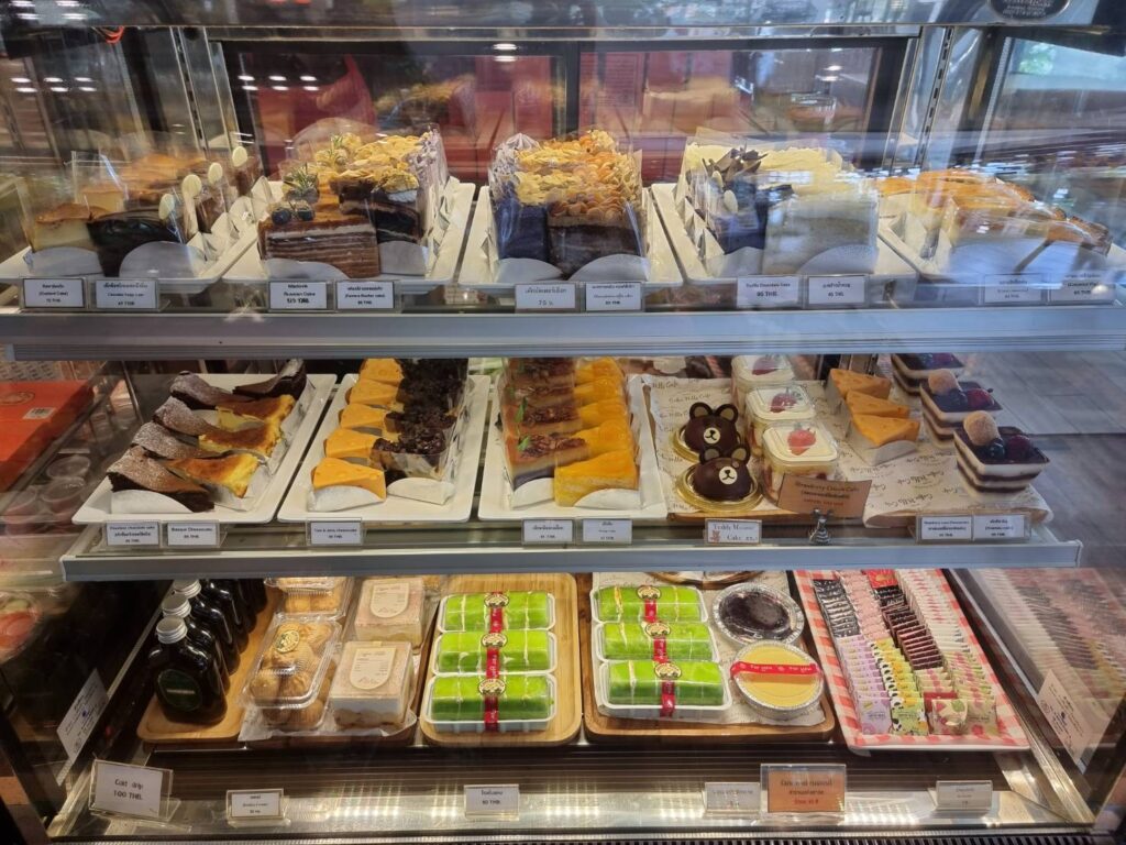 รายการเค้กวันนี้ค่า . มะพร้าวอ่อนครีมสด เค้กหม้อแกงเผือก Flourless chocolate... 20 244701658 5054208491261031 2546812792778000058 n