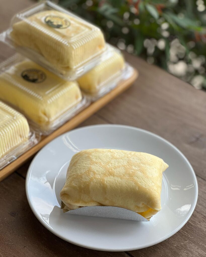 เครปช็อกโกแลตกล้วยหอม (หรือโรลกล้วยหอม) ลูกค้าถามหาเข้ามา วันนี้มีนะคะ สนใจโท... 13 275292866 5576327812382427 2415668334569686869 n