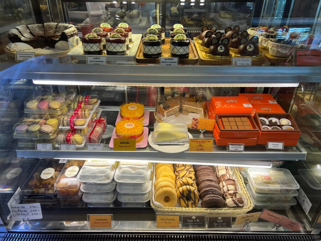 เต็มตู้แล้วนะคะ ขนมอร่อยๆ หลายหลายเมนู พร้อมเสิร์ฟแล้วค่ะ Coffee hills Cafe’
... 11 275447052 5578821455466396 7171239977721204348 n